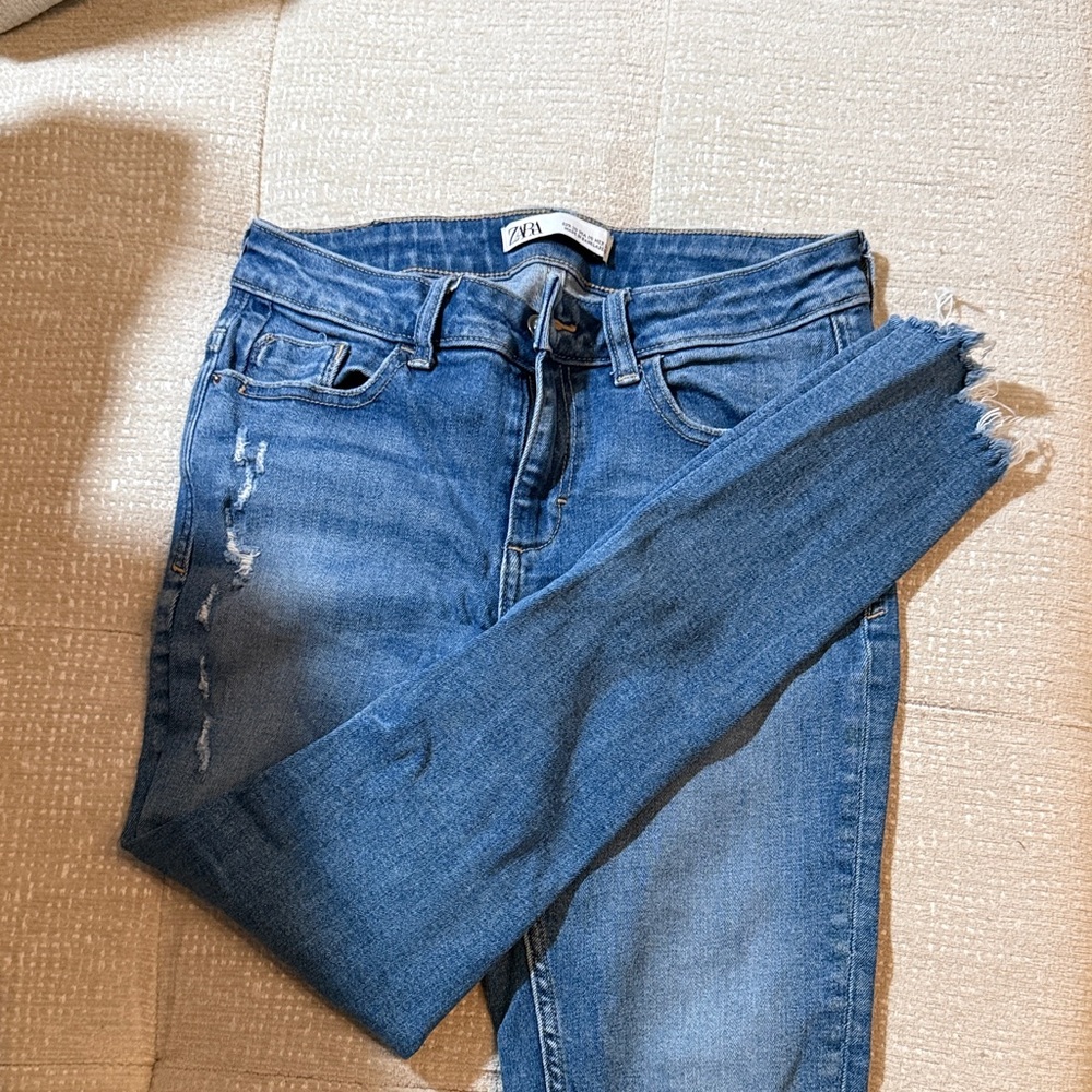 Zara Women's Distressed Blue Skinny Jeans